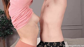 Olivia Trunk starts her perfect morning with anal riding and fingering 😍