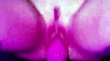 I ridin' dildo pink drip.