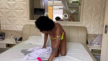 In motel, ebony guy’s deepthroat made me wet
