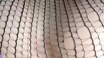 Le tiran semen en la cara - cumshot facial - anal - sexo anal - verdadero anal - le rompen el coño y le dan la leche en la cara - creampie