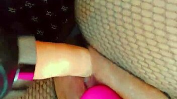 nice pregnant bbw shows off her pussy.