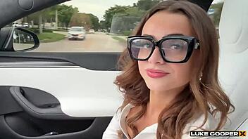 I’m overwhelmed watching stepsis Nikki Nicole bang for driving lessons