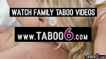 Ja, lezbická 18+ blondínka, VR s kamoškou lízajúcou pičku