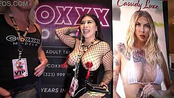 tokyo lynn chats at miami exxxotica 2022