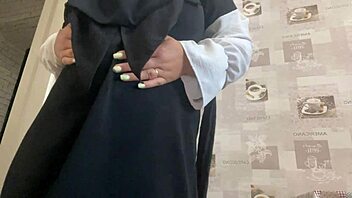 Syrian Milf Caresses Her Wet Pussy In Panties?