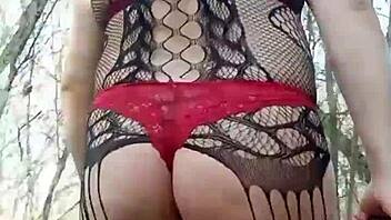 Reymisterio422 dominates latina trans in forest assfucking session