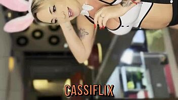 The Bunny With Big Ass Puts Carrot In Pussy Completely On Cassiflix