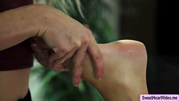 Hot Masseuse Licks Customer’s Pussy, Want a Taste?