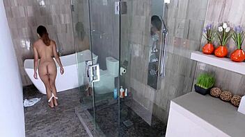 Petite stepsis rides stepbros big cock