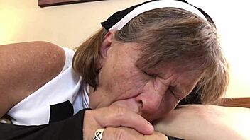 Gilf nun Mary Carmen delivers sinful cocksucking skills