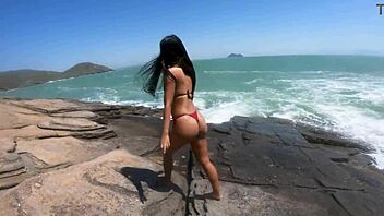 peeing and SEX on the BEACH part 1