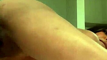 I'm twerking my fat ass and pussy on holiday in California