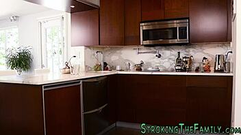 Cute Teen 18+ Delivers Amazing Blowjob Performance