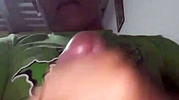 Peruvian teen gives a rich handjob in the living room, leading to cumshot