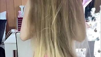 Tiny Amateur Gags on Dildo