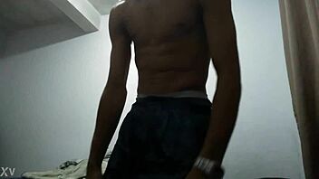 Novinho Rola Grossa Teen 18+ Monster Cock Big Cock