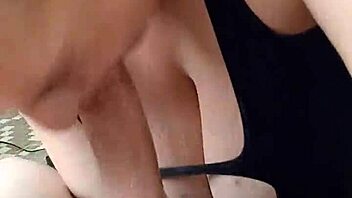 Homemade couple video with housewife in miniskirt