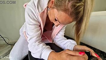 unicorn milf, you riding that sybian like a pro?