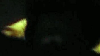 Yo, minik 18+ striptizci Bii dev yarağı sertçe alıyor!