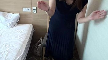 日本色情护士拍摄酒店激情性爱，喷水高潮