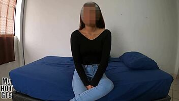 por favor metemela que mi coño está bien mojado