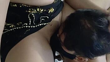 Sexy housewife gets fucked by natural cock in homemade video with Maruf and Shomana