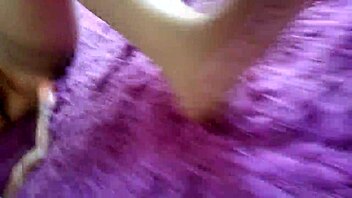 ohh, lovin' messin' with my wife's sweet hole. big dildo n' g-spot massage gets her moanin' to orgasm!