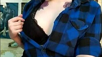 does stunning girl love edging her friend's cock?