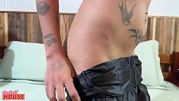 Wow, cute girl in naughty threesome!