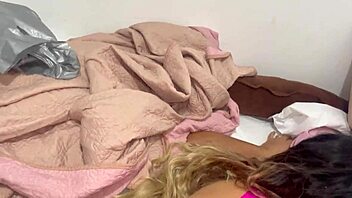 Prostitute gives ass to well-endowed guy, pussy gets so wet 😏