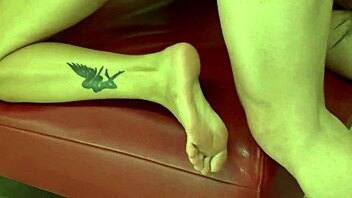 feet fetish quickie sucking and fucking leads to intense orgasm