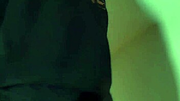 Summrs performs the packrunner bitch in his official video