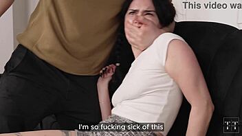 Milf Austin Faz Punheta, Deepthroat e Recebe Gozo nas Grandes Tetudas