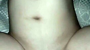 Tak šťastný, jebání těsné píči ve skupinové scéně