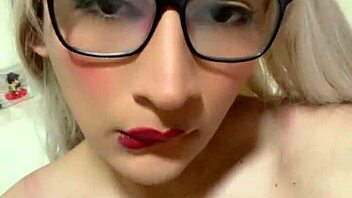 This delicious trans babe has a tasty cock and small tits! 😍