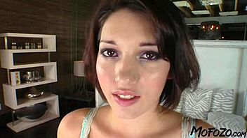 want to see this 18 year old amateur take a big facial?