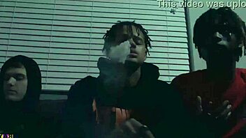 Summrs performs the packrunner bitch in his official video