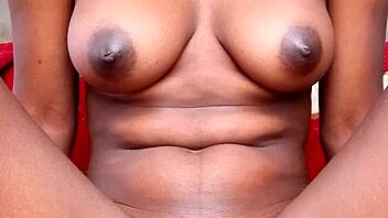 Belle africaine au gros cul dans la vidéo la plus chaude ever