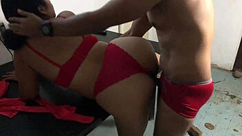 Trocando esposas em quartos separados, metendo na latina curvilínea do amigo!