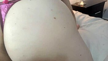 Imádom naponta baszni a gömbölyű latin szomszédnőt