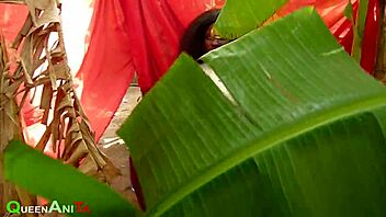 淫荡美女狂野精液浴大战