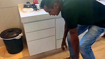 Pregnant Wife Cheats With Plumber And Lets Him Cum Inside