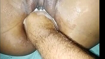 Huge fisting insertion by amateurs!