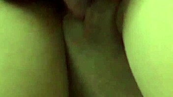 comendo a novinha do amigo no cu