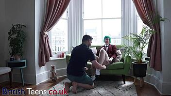 Alternative goth girl in tempting pantyhose,343kb