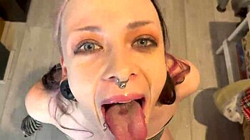 Se alternativ jente neste dør få slapp sædlunsj på puppene!