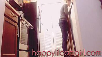 huge girl ignores you while cleaning kitchen, recording domination 😏