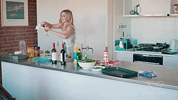 Woody Violet Devine Trixie Monroe Nova Leo Action