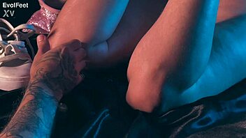 Up Close with Artemis's Sweaty Feet