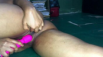 Teen stripper squirts from tight pussy masturbation with lesbian toys! Homemade group orgasm.